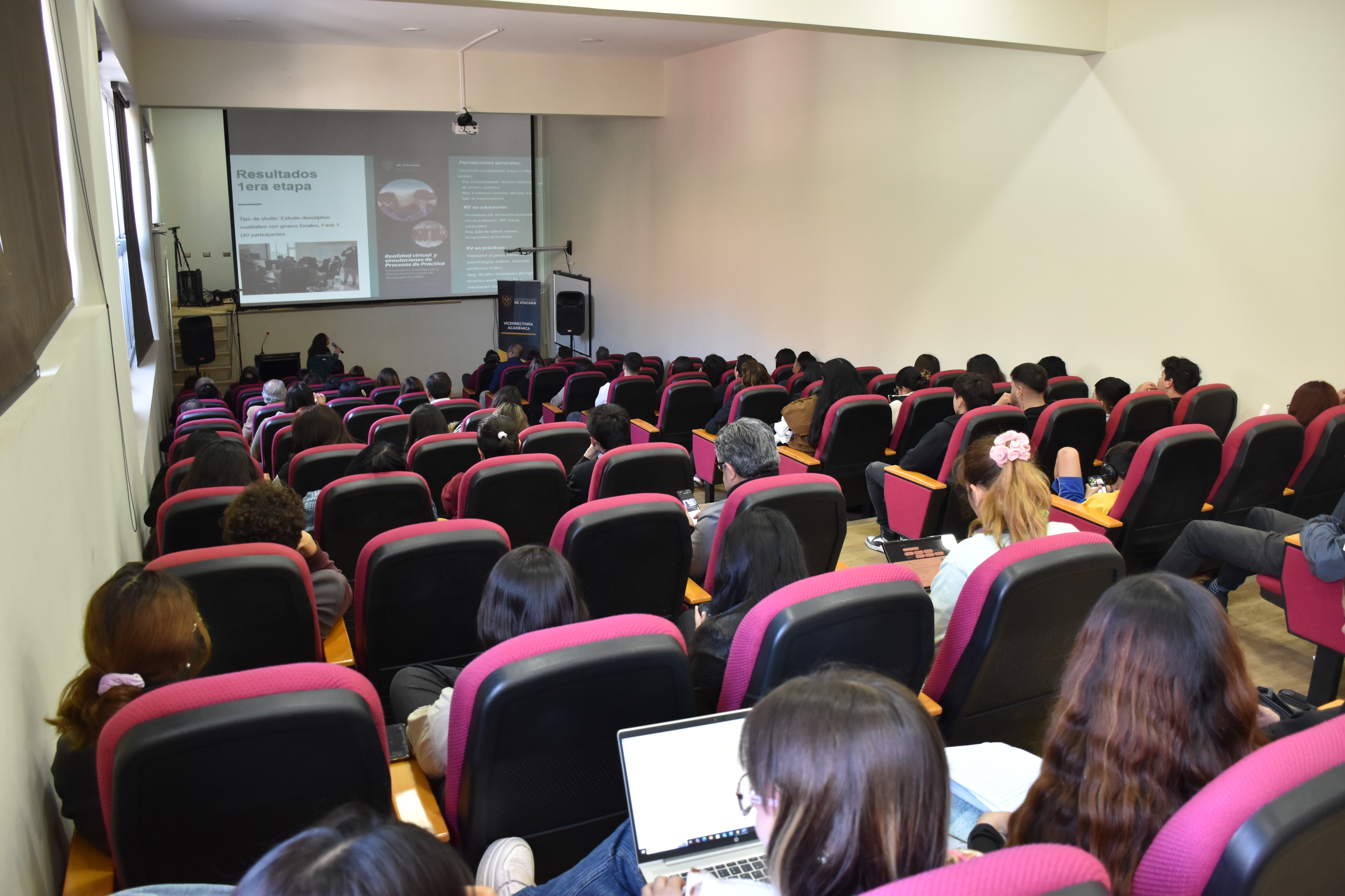 Salón del Pentágono, edificio de la Universidad de Atacama, que fue anfitrión del II Seminario en Docencia