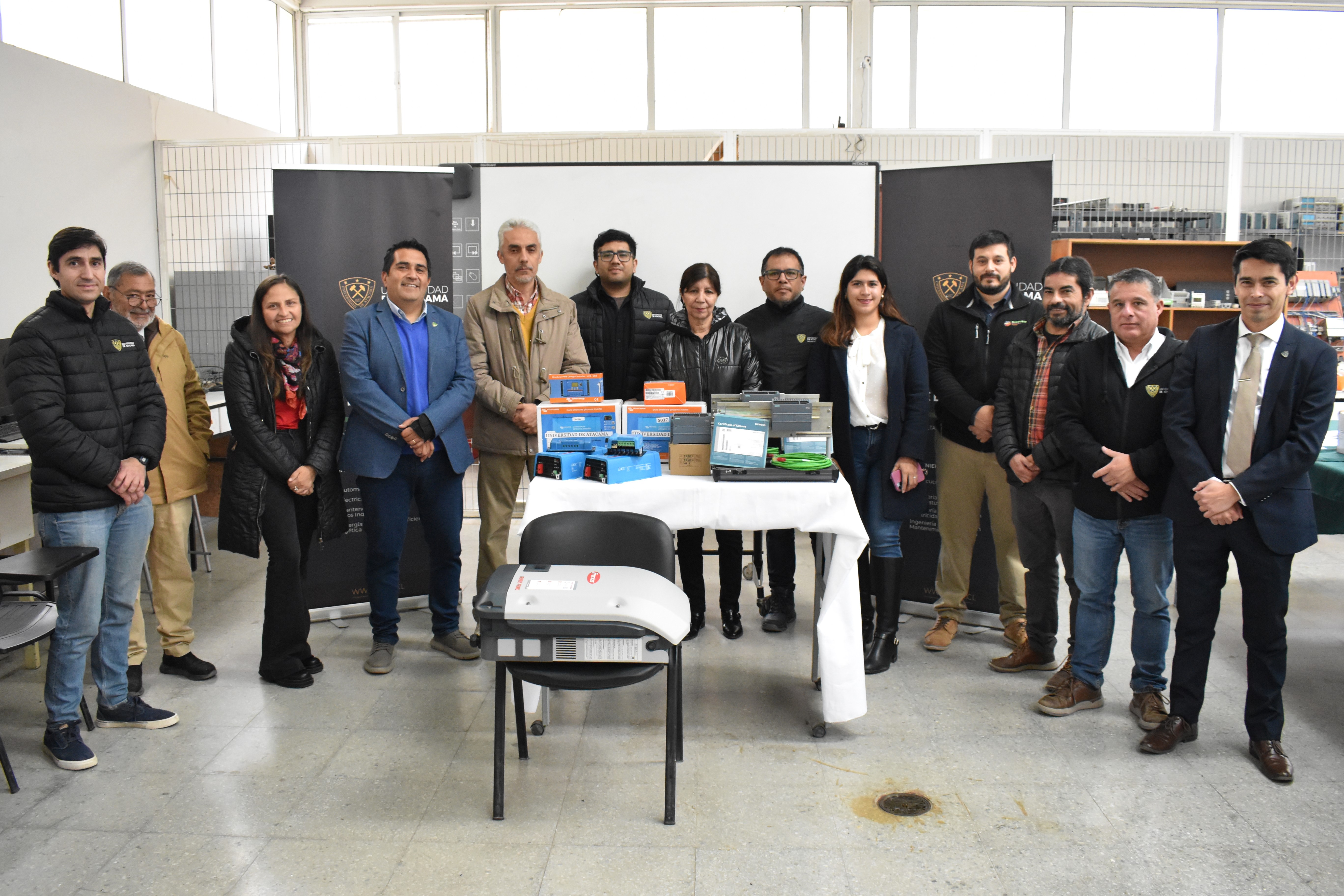 La UDA recibe actualizados equipos tecnológicos por parte de la empresa Mainstream Renewable Power